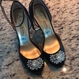 Mark & James Badgley Mischka black satin heels 8.5